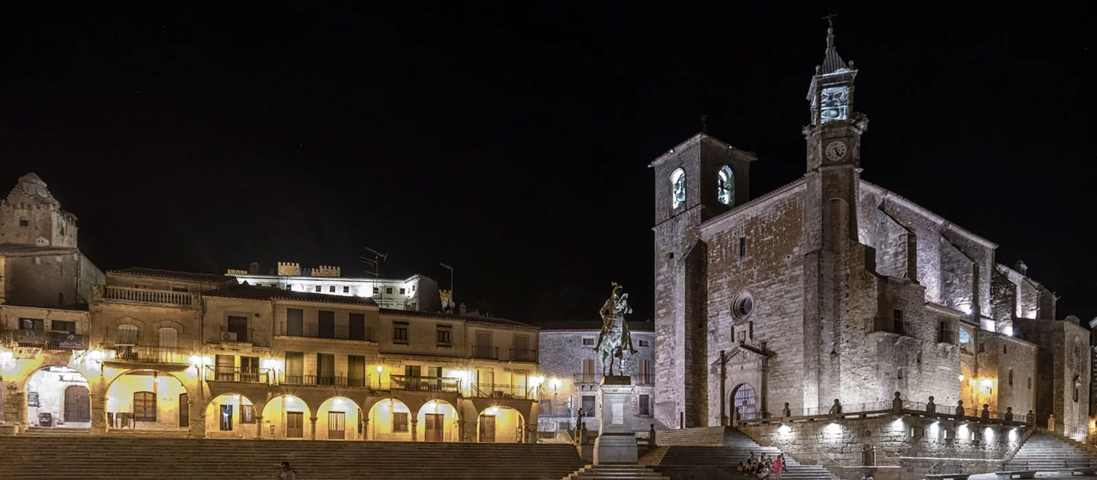 Imagen de de la Ruta Trujillo oculto por los monumentos de la localidad